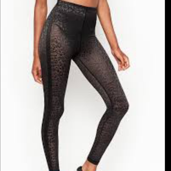 Victoria's Secret Pants - 🆕️Victoria's Secret leopard print tights